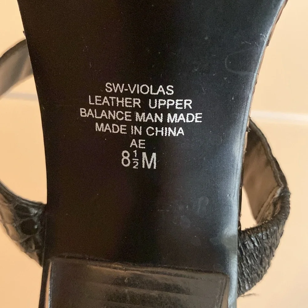 Bandolino SW Violas Black Snakeskin Heeled Sandals EUC